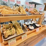 Inamoku - 天ぷら類が、ぜんぶ魅力的
                      おにぎりもお米が美味しそうだった