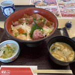 華屋与兵衛 - よへい三色丼セット