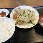 Shantsu Xaien - レバニラ定食