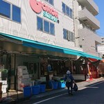 魚幸水産 - 入り口は開放感ある感じ。入りやすいです。
