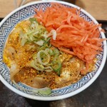 吉野家 - 親子丼、紅生姜と七味はたっぷり(^^)