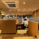 やよい軒 新宿御苑店 - 店員さんの姿は見えない