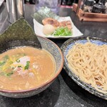 青山焼鳥倶楽部 昼の部 らーめん・つけ麺屋 - 