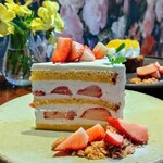 CAFE HITOASHI - ■苺のショートケーキ