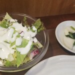 キッチン ブルー グローブ - サラダ、お新香のアップ