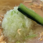 ラー麺専門店 こしがや - 刻み葱と青菜