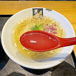 超純水採麺 天国屋 - 高知産天然真鯛、鹿児島産天然鰤、本鮪を惜しげも無く使ったスープ