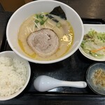 中国四川麺飯店 一燈 - 麺定食(塩豚骨ラーメン)❗️