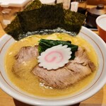 銀座 嚆矢 - 黒豚豚骨ラーメン(中太麺)