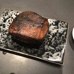 焼肉ホルモン 風土. - 巨大なサイコロ牛タンブロック