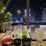 隠れ房 - ボトルワインを飲み干す頃には夜景も綺麗に