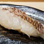 Uoriki Kaisen Sushi - 愛媛県産霜降り真鯛。