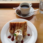 鵠沼パスタダイナー スプーン - キャラメルシフォンケーキとコーヒー