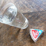 立ち飲み酒場 石川源蔵商店 - 清酒一杯と６Ｐチーズ