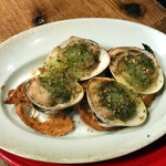 オー・ペシェ・グルマン - 千葉地ハマグリのハーブバターオーブン焼き1,200円