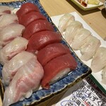 魚屋の200円すし ニューすしセンター 堂山店 - 