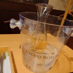 TRATTORIA Tanto Tavoletta - 白ワインをデキャンタで