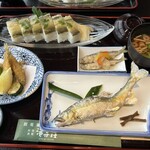 滝寺荘 - 鮎寿司定食