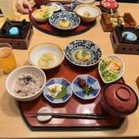 豆富料理と吟醸せいろ蒸し 八かく庵 大阪ステーションシティ店 - 