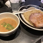 Menya Musashi Bukotsu Souden - 2024/4/7 ランチで利用。濃厚白つけ麺(1,080円)