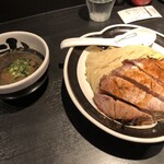 Menya Musashi Bukotsu Souden - 2024/4/7 ランチで利用。濃厚厚切りローストポークつけ麺(1,850円)