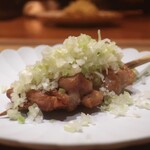 Isaki - たっぷりネギの味噌せせり串アップ