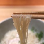 Isaki - 鰹と鶏出汁の塩ラーメンリフトアップ