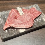 焼き肉専門店 成屋 - 和牛赤身肉❤️
      さすが赤身肉( ºωº )‼️
      焼くと網に引っ付く（笑）
      けど今まで他店で食べて来た赤身肉よりかは柔らかい✨