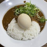 元町通り3丁目 - キーマカレー　卵トッピング