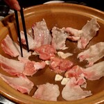 Kakehashi - 美酒鍋　…外側に豚バラ肉