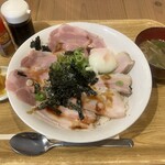 Shunsaiwayou Koharu Tei - もち豚温玉ローストポーク丼￥900→12:00までの入店で￥800
