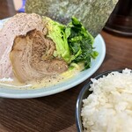 Konshin ya - 魂心ラーメン　塩　野菜盛り追加