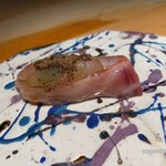 鮨shizuku 西天満 - まつのはこんぶの粉末がのってます