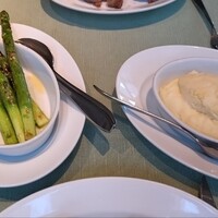 37 Steakhouse & Bar - 