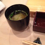 逸喜優 - 味噌汁は生海苔入り