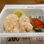 Sushi Semmon Sutoa Kadohei - 海老カクテル。悲しい…プラ皿に入れて良いのは西成のホルモンだけだよ