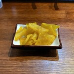 横浜家系ラーメン 三郷家 - しば漬けもあります。