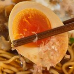 削節本舗 伊勢和 - 煮玉子リフト