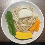 松尾ジンギスカン - ラムジンギスカン（野菜付）　1980円（税込）