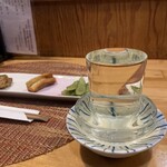 大衆割烹 善甚 - お通しと日本酒　ぼん5割五部