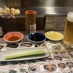 秋吉 - まずはきゅうりとビール