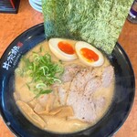 黒毛牛骨ラーメン 牛次郎 - 