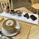 ホホ ホウジチャ 焙茶専門店 - HOHOの天国スイーツプレートラテセット