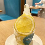 天然酵母の食パン専門店 つばめパン&Milk 名駅店 - 