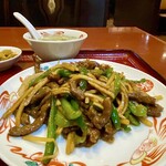 芳香園 - サービスランチ〝青椒牛肉絲〟