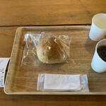 箱根ベーカリー - モーニング　箱根カレーパンとコーヒー（2024年04月26日撮影）