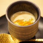 鮨 大門 - カラメルの煌めきとともに、キリッとした冷たさに見つける旨みの一体感。想像する5倍美味しい！