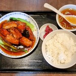 Yotsukado Hanten - 角煮黒酢酢豚定食