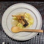 三分楼 - 桜鱒の炭火焼き 春キャベツの餡掛け。美味し。