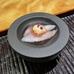 三分楼 - 北海道産八角のお刺身。美味し。